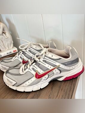 Nike Air Skyraider Women’s Sneakers Shoes Walking Running Size 9.